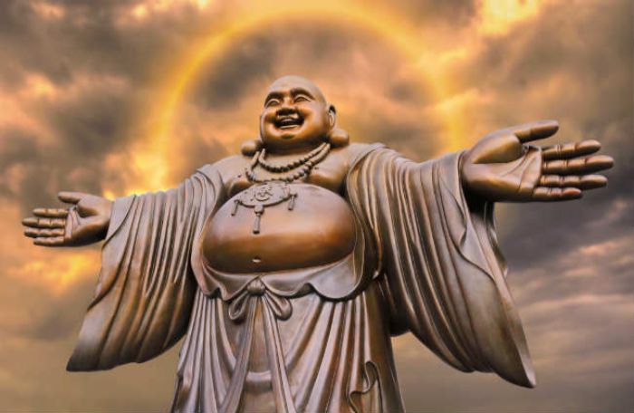 1001 câu hỏi: “Đức Phật Di Lặc ban phước vào lúc bao nhiêu tuổi?” |