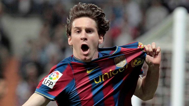 Lionel Messi: Chiếc cặp đựng tài liệu phong ấn việc huyền thoại bóng đá chuyển đến Barcelona được bán với giá 762.000 bảng | Tin Thế Giới | Tin tức từ bầu trời