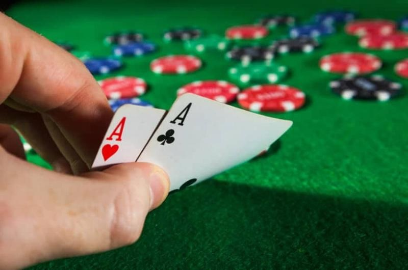 Hai con át được gọi là gì trong blackjack? Quy tắc tính điểm trong trò chơi Blackjack