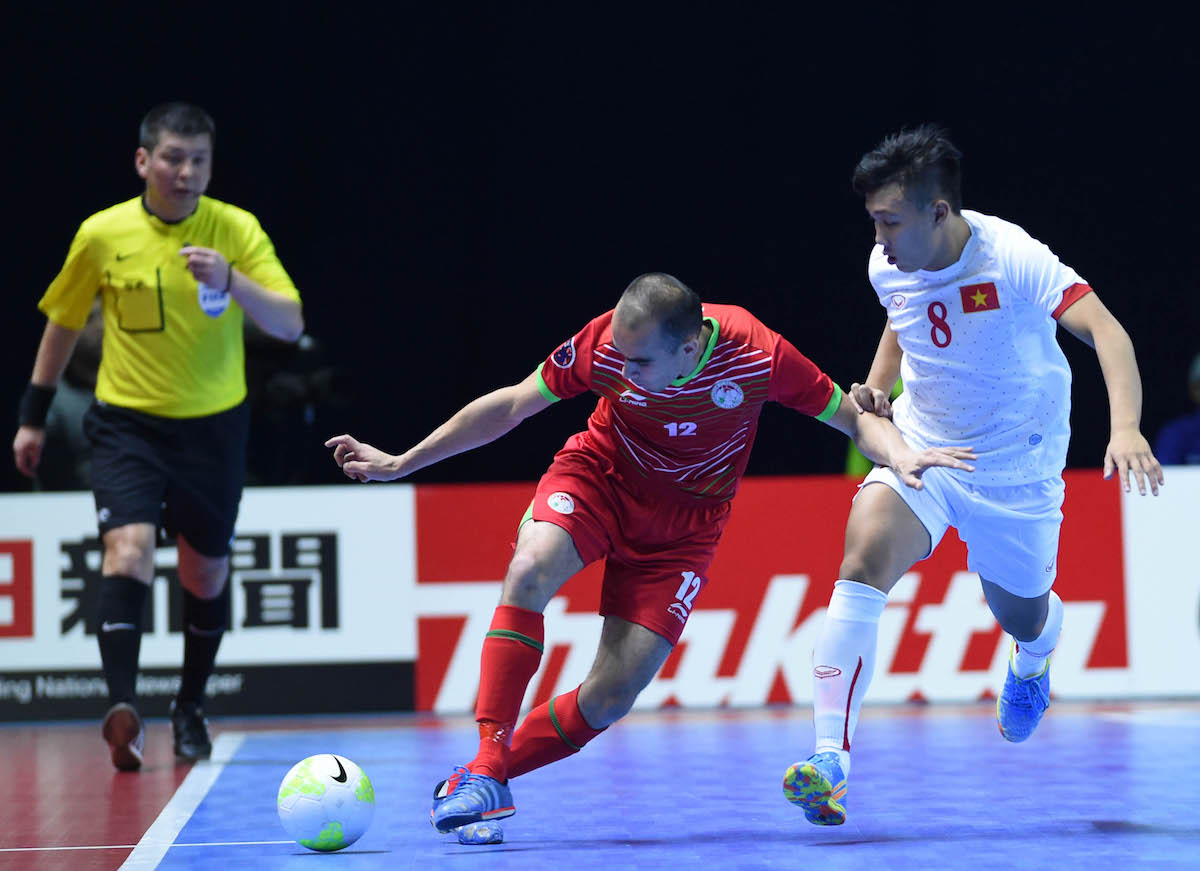 Luật cơ bản của Futsal: Phạm lỗi và hành vi thô lỗ