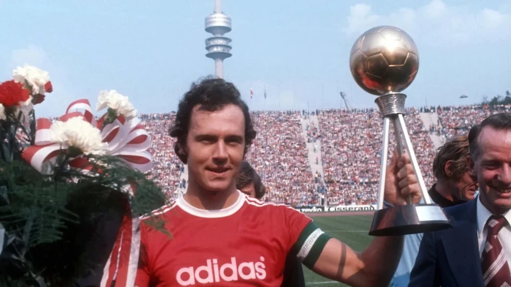 Huyền thoại Franz Beckenbauer - Tượng đài của bóng đá thế giới