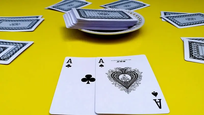 Bài Blackjack 4 lá có bao nhiêu điểm? Hướng dẫn chi tiết nhất về cách chơi Blackjack