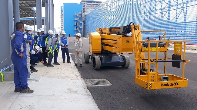 Tốc Độ Tối Đa Của Xe Nâng Là Bao Nhiêu? Nguyên Tắc Lái Xe Nâng An Toàn