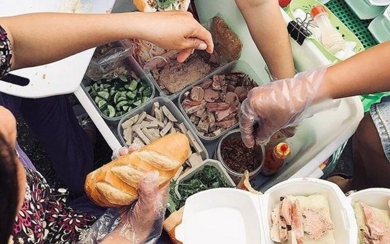 Bánh giò nem chả Dì Linh